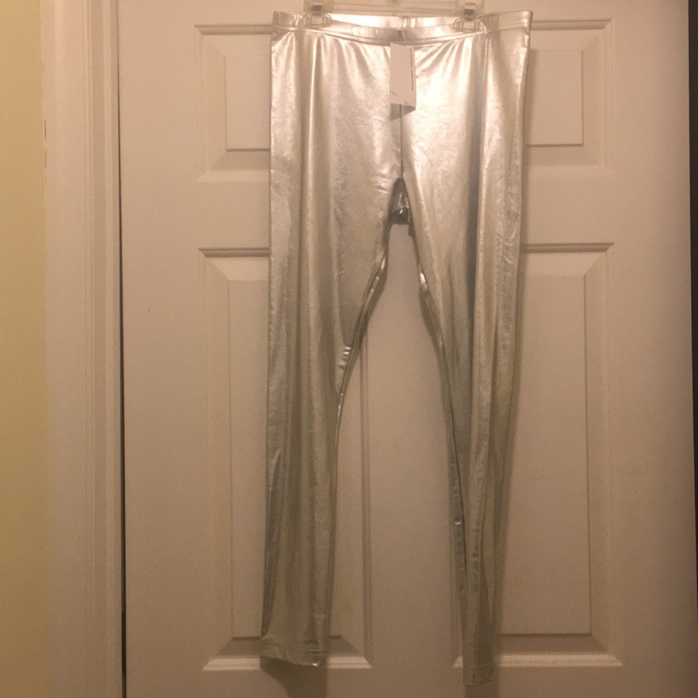 Silver leggings!💫